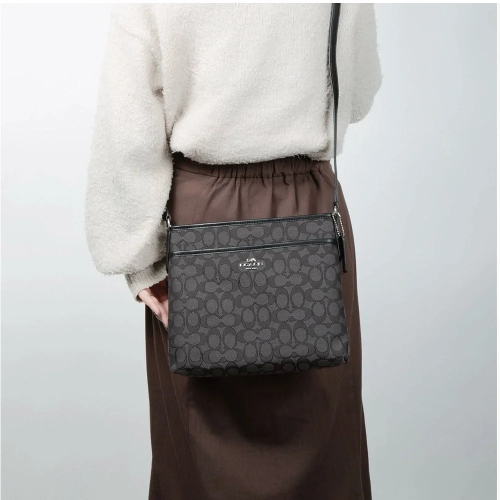 Coach Signature Coated Canvas Black File Crossbody Bag - READ DESCRIPTION - Picture 2 of 10